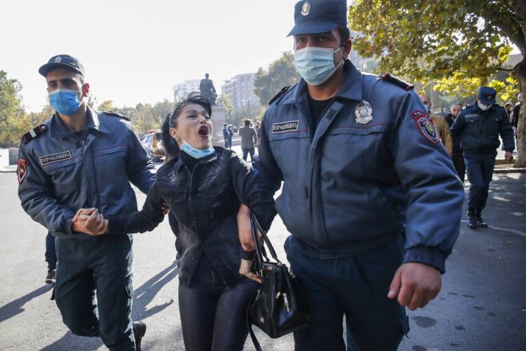 Αρμενία: Αντικυβερνητικές διαδηλώσεις μετά τη συμφωνία για το Ναγκόρνο Καραμπάχ