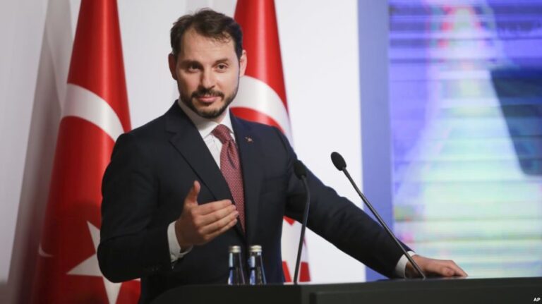 Τουρκία: Σύγχυση με την παραίτηση Αλμπαϋράκ – «Χάκαραν τον λογαριασμό μου»