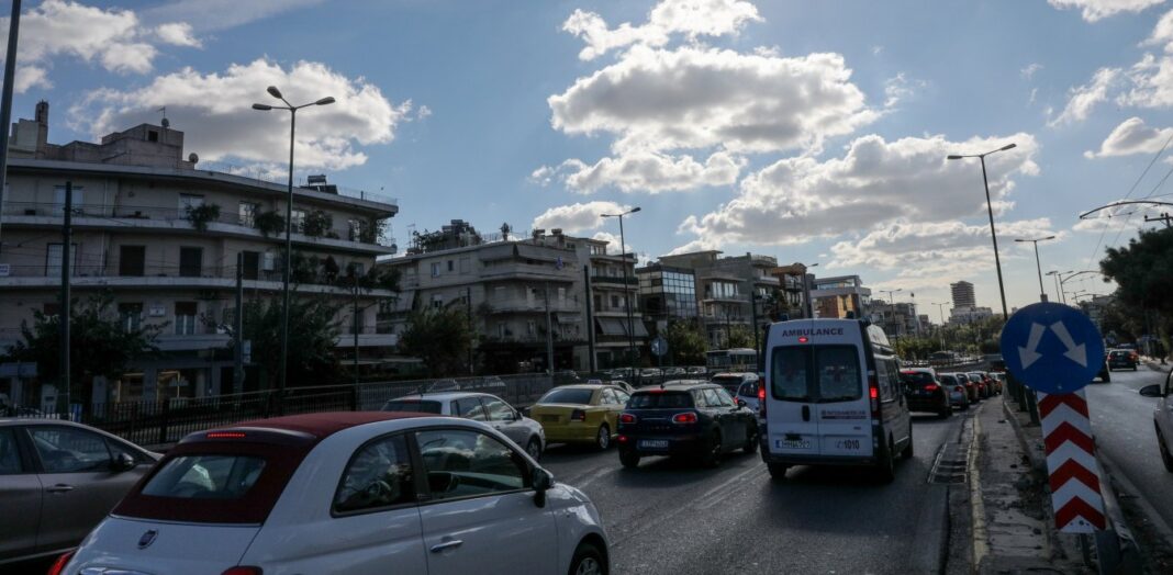 Lockdown: Κανονικά μαθήματα και εξετάσεις για επαγγελματικά διπλώματα οδήγησης