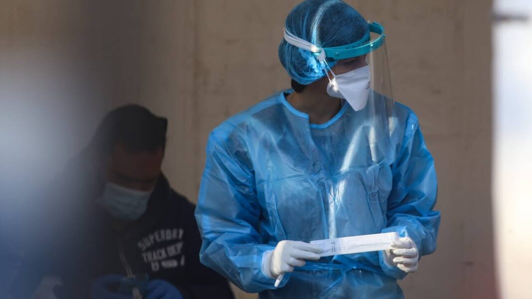 Κορωνοϊός: Τρομακτική η πίεση στα νοσοκομεία – Κρίσιμες οι επόμενες ημέρες