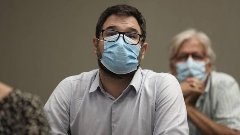 Ηλιόπουλος: Σκληρή ιδεοληψία της κυβέρνησης να μη στηρίζει το ΕΣΥ εν μέσω πανδημίας