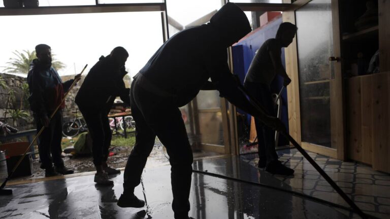 Νεκροί και αγνοούμενοι από τη σφοδρή κακοκαιρία που πλήττει τη Σαρδηνία (βίντεο)