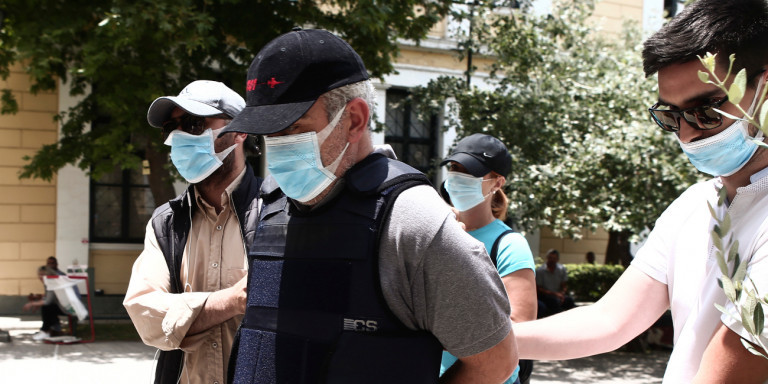Νέα υπόθεση με τον ψευτογιατρό -Χορηγούσε σε καρκινοπαθή ενδοφλεβίως βότανα, του έταζε μεγαλύτερο προσδόκιμο ζωής