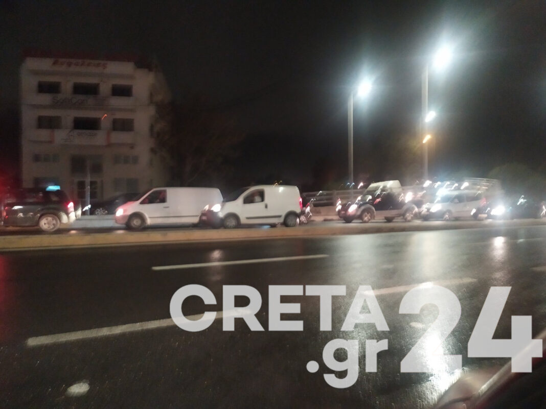 Ηράκλειο: Μεγάλο μποτιλιάρισμα στους δρόμους ενόψει lockdown (εικόνες)