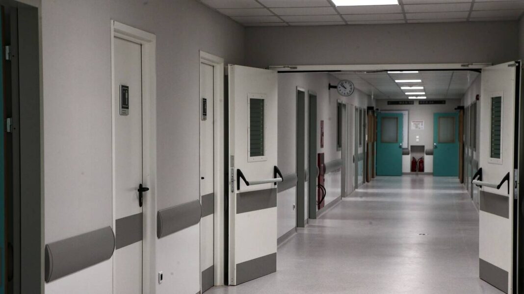Νοσοκομεία: Γιατί παραιτούνται οι γιατροί – Πώς απαντά το υπουργείο Υγείας