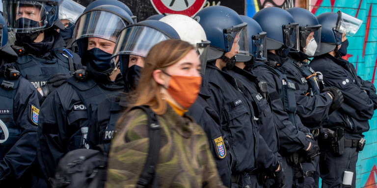 Κορωνοϊός: Διαδηλώσεις εναντίον των περιοριστικών μέτρων στην Ευρώπη