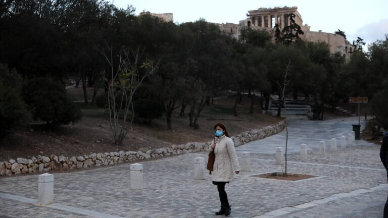 Κορωνοϊός: Ποιες είναι οι 18 περιοχές με επιβαρυμένο επιδημιολογικό φορτίο