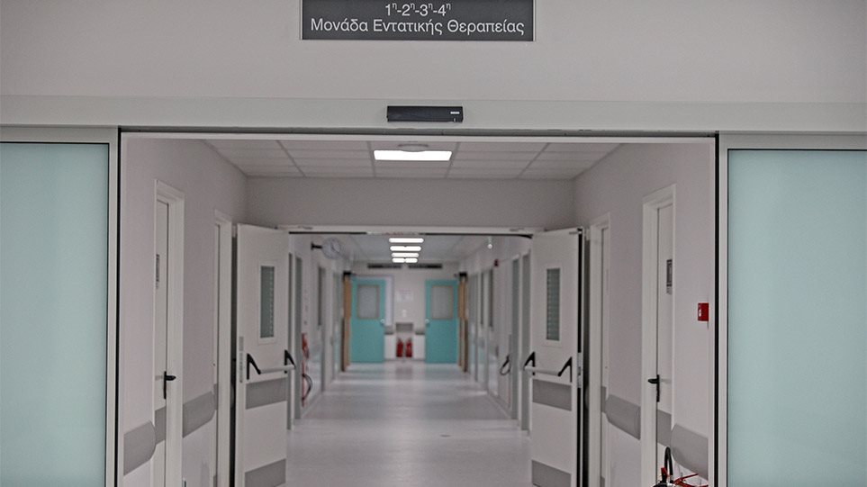 Κορωνοϊός: «Γονατίζουν» τα νοσοκομεία της Β. Ελλάδας – Διασωληνώνουν ασθενείς και εκτός ΜΕΘ