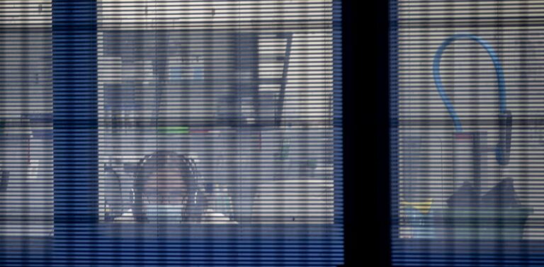 Pfizer: Ζευγάρι στη ζωή και στο εργαστήριο ανακάλυψε το εμβόλιο για τον κορωνοϊό