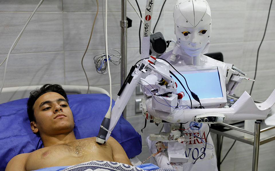 Αίγυπτος: Ρομπότ νοσηλευτής για ασθενείς με κορωνοϊό (εικόνες)