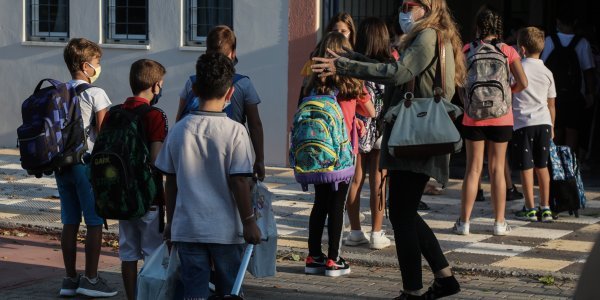 Καθηγήτρια παιδιατρικής: Ο κορωνοϊός μεταδίδεται σε παιδιά και λιγότερο στα μικρότερα