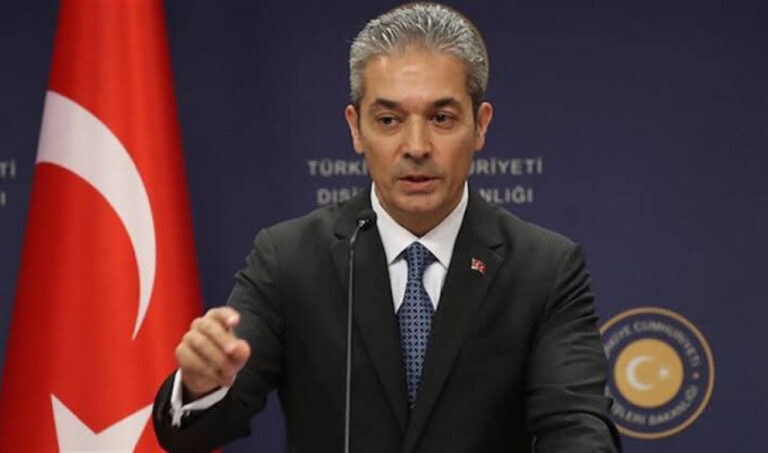 Σφοδρή επίθεση Άγκυρας σε Ελλάδα για σύνθημα κατά του μουφτή της Ξάνθης και Navtex