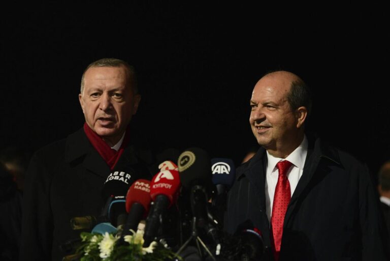 Βαρώσια: Ερντογάν και Τατάρ παραπέμπουν τους Ελληνοκύπριους σε «επιτροπή ακίνητης περιουσίας»