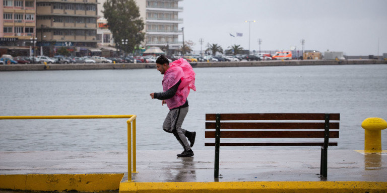 Άστατος ο καιρός την Παρασκευή, με ισχυρούς ανέμους -Πού θα βρέξει