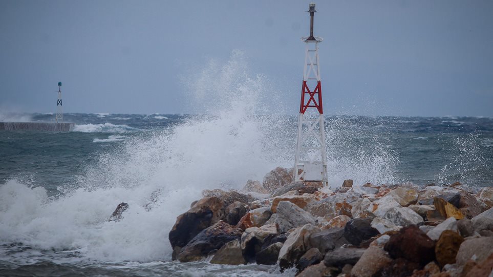 Συνεχίζεται η επέλαση της κακοκαιρίας: Ισχυρές βροχές και θυελλώδεις άνεμοι σε Αιγαίο και Κρήτη