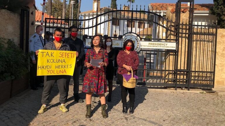 Κήρυξαν παράνομες τις εκδηλώσεις διαμαρτυρίας κατά του Ερντογάν