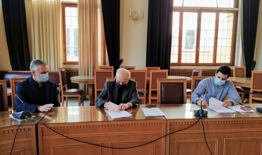 Ηράκλειο: Υπεγράφη η σύμβαση για την ανάπλαση της οδού Κομνηνών