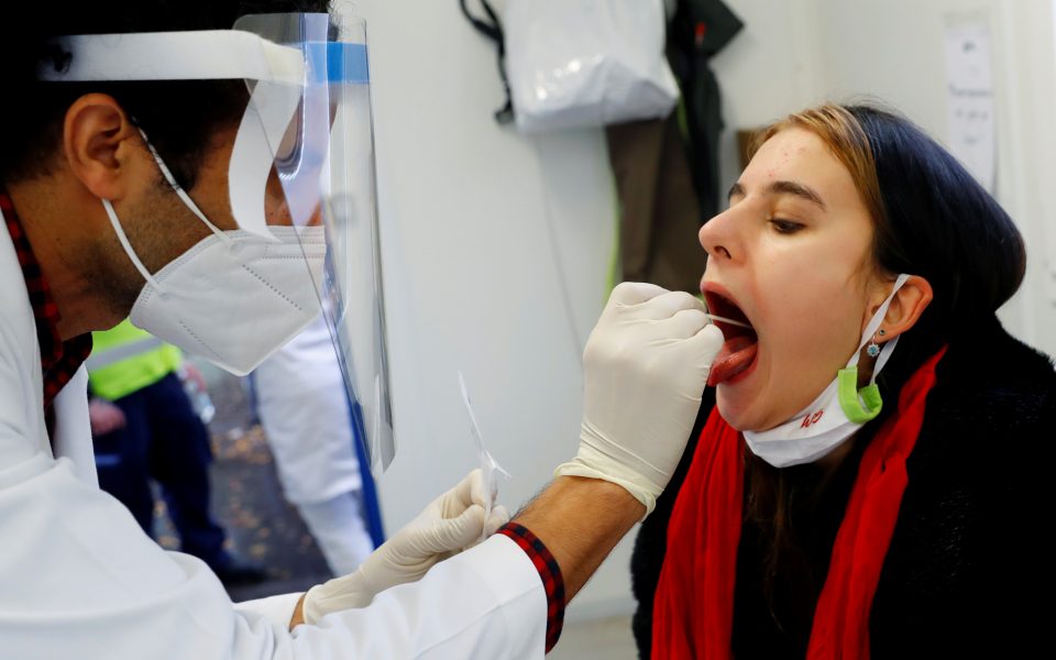 Αυστρία: Ετοιμάζεται να κλείσει τα σχολεία