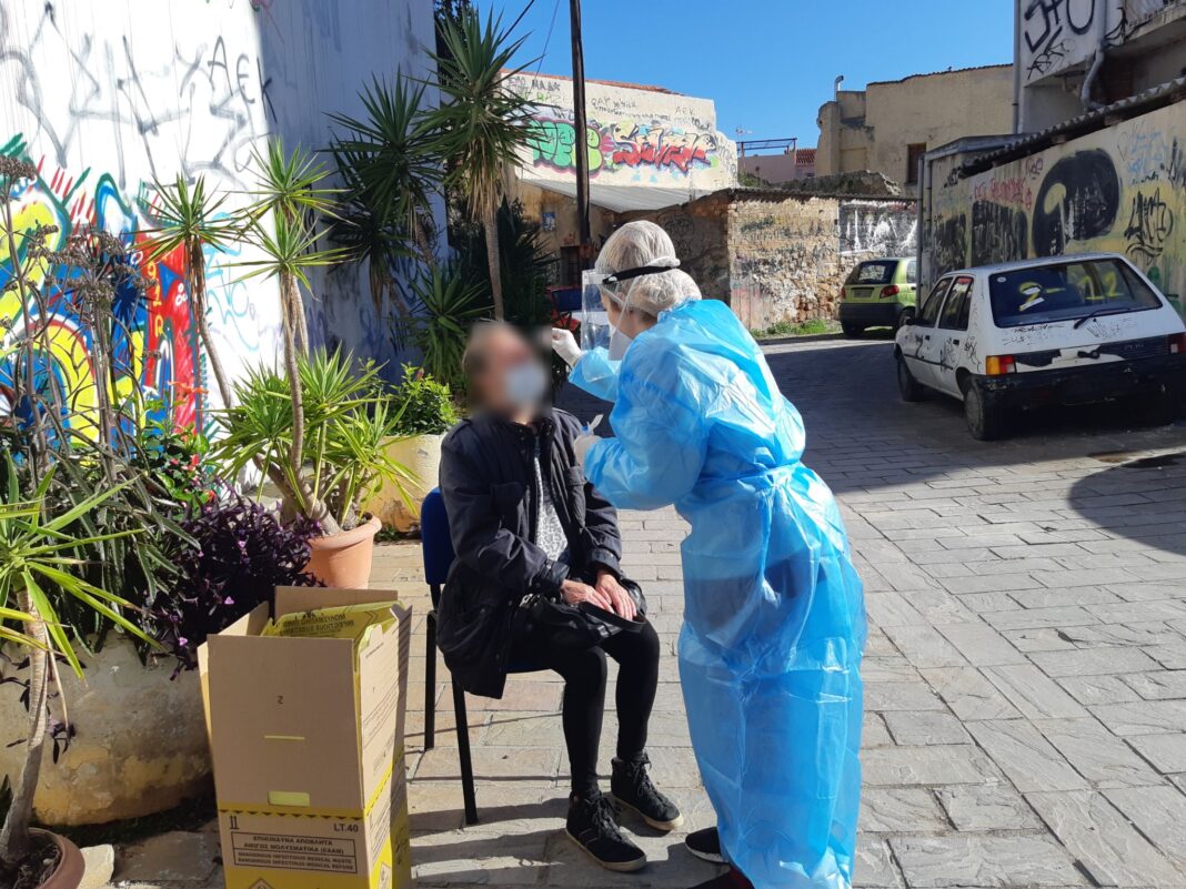 Κρήτη: Τεστ κορωνοϊού στους εργαζομένους του Προγράμματος «Βοήθεια στο Σπίτι»  (εικόνες)
