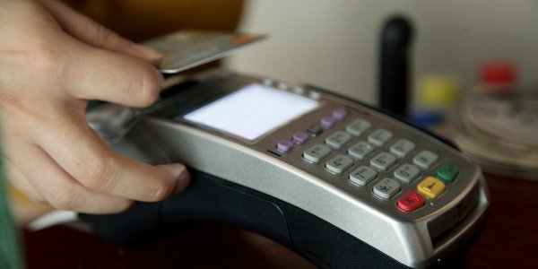 Click away και για τα καταστήματα σε εμπορικά κέντρα – Όλες οι προϋποθέσεις