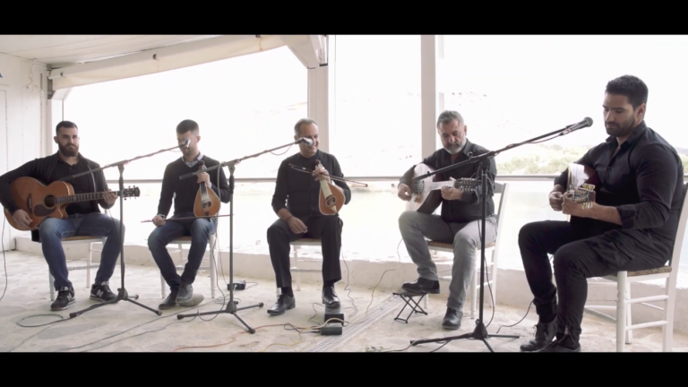 Ηράκλειο: Ένα διαφορετικό μουσικό μήνυμα για τις γιορτές (βίντεο)