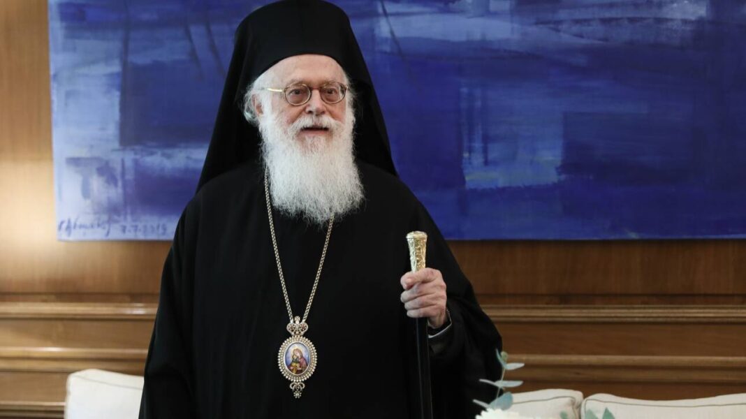 Αλβανίας Αναστάσιος: Λάθος αν προκληθούν ρωγμές μεταξύ Εκκλησίας και επιστήμης