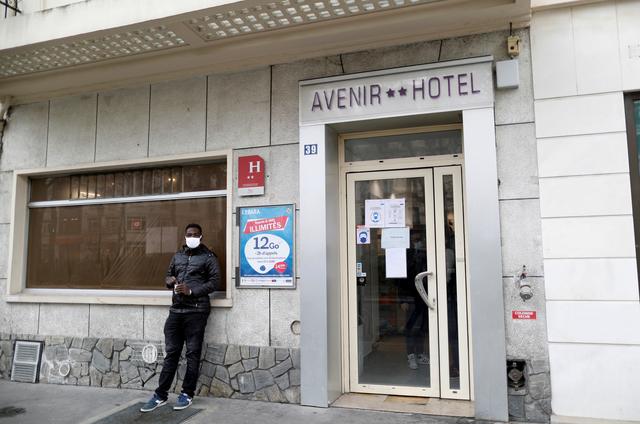 Δημοφιλές ξενοδοχείο του Παρισιού στεγάζει άστεγους