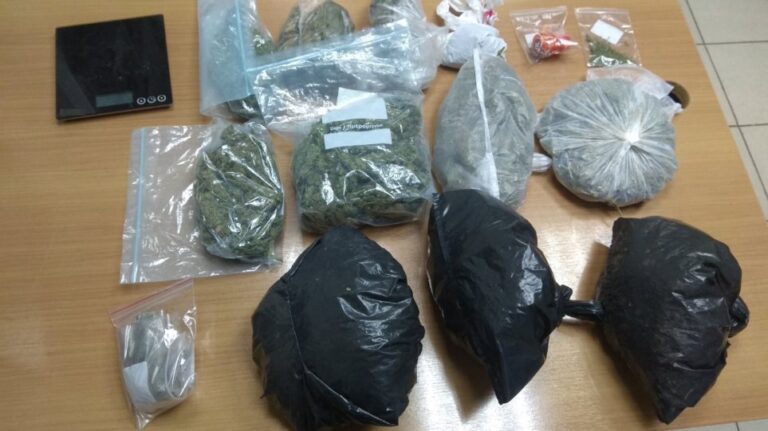 Έκρυβε κάνναβη στο σπίτι και στο χώρο εργασίας του