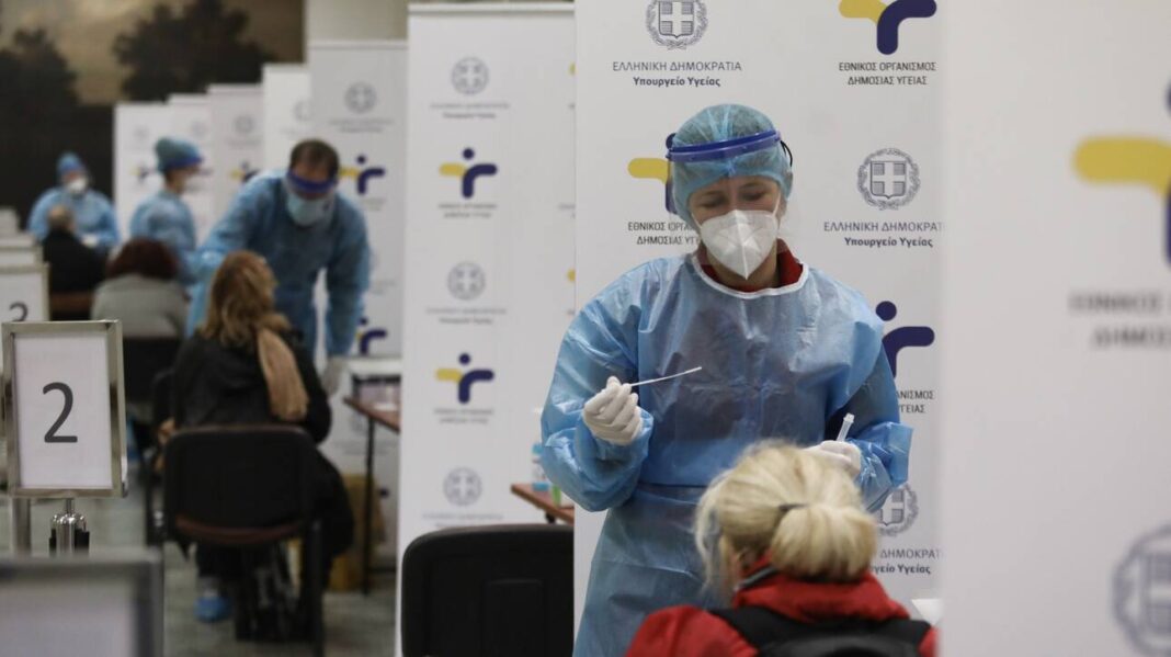 Εξαδάκτυλος: Θα έπρεπε να είχε επιβληθεί εξαρχής σκληρότερο lockdown