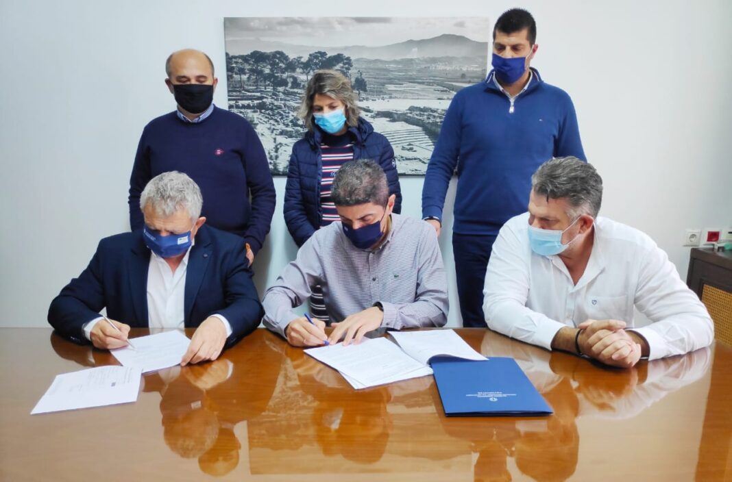 Ηράκλειο: Αθλητική ανάπτυξη με υπογραφή Λ. Αυγενάκη για κατασκευή κλειστού γυμναστηρίου