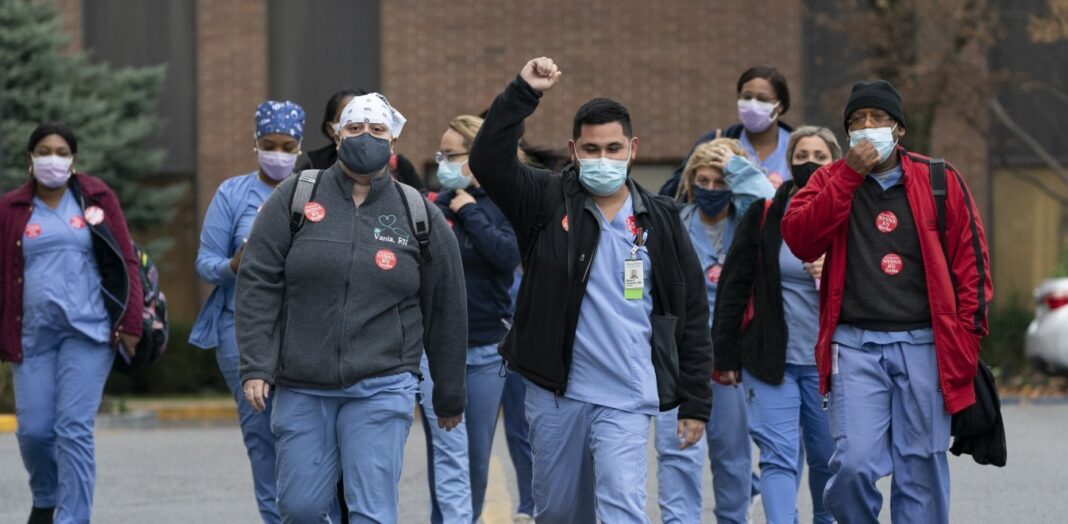 Κορωνοϊός – ΗΠΑ: Συνεχίζεται η τραγωδία – Πάνω από 3.000 νεκροί σε 24 ώρες