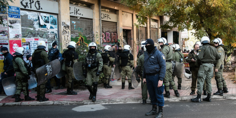 Επέτειος Γρηγορόπουλου: Επεισόδια στην πλατεία Εξαρχείων – Τουλάχιστον 60 προσαγωγές