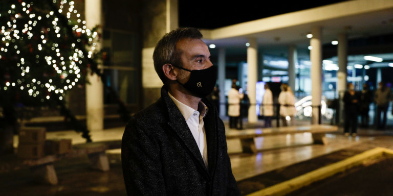 Θεσσαλονίκη: Άναψε το χριστουγεννιάτικο δέντρο στο ΑΧΕΠΑ -Βούρκωσε ο Ζέρβας