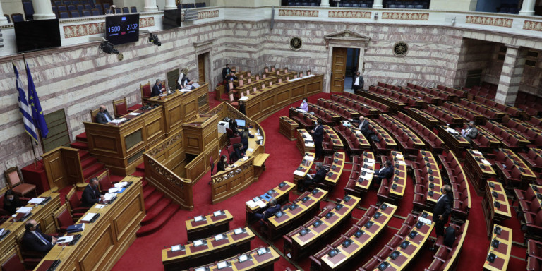 Ψηφίστηκε το νομοσχέδιο του υπουργείου Οικονομικών για την πάταξη του λαθρεμπορίου