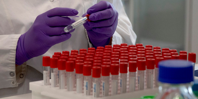 Κορωνοϊός: Πώς και πότε θα γίνουν τα εμβόλια στην Ελλάδα – Κρίσιμη τηλεδιάσκεψη σήμερα υπό τον Μητσοτάκη