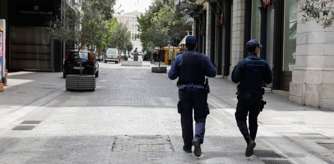 Γεωργιάδης για click away: «Φρένο» αν δούμε συνωστισμό – Τι θα γίνει με μανικιούρ, πεντικιούρ