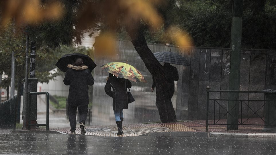 Κακοκαιρία: Σφοδρές καταιγίδες και προβλήματα – Πού θα χτυπήσει τις επόμενες ώρες