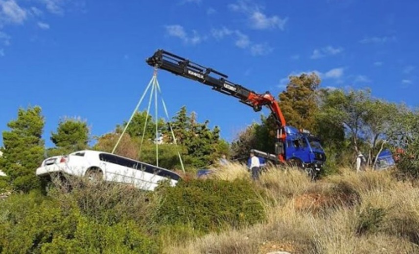 Λιμουζίνα έπεσε σε γκρεμό – Σώος και αβλαβής ο οδηγός