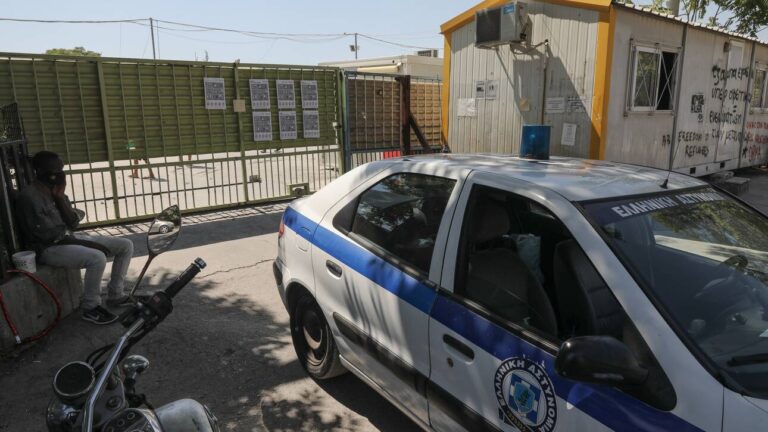 Πατέρας και ο ανήλικος γιος του πίσω από την ρατσιστική επίθεση στη δομή φιλοξενίας
