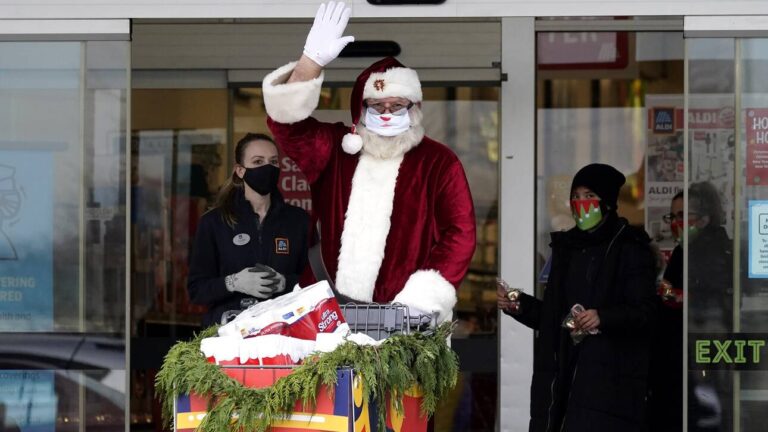 Καναδάς: Ο Άγιος Βασίλης υπάρχει – Βρήκαν δωροεπιταγές στις πόρτες τους
