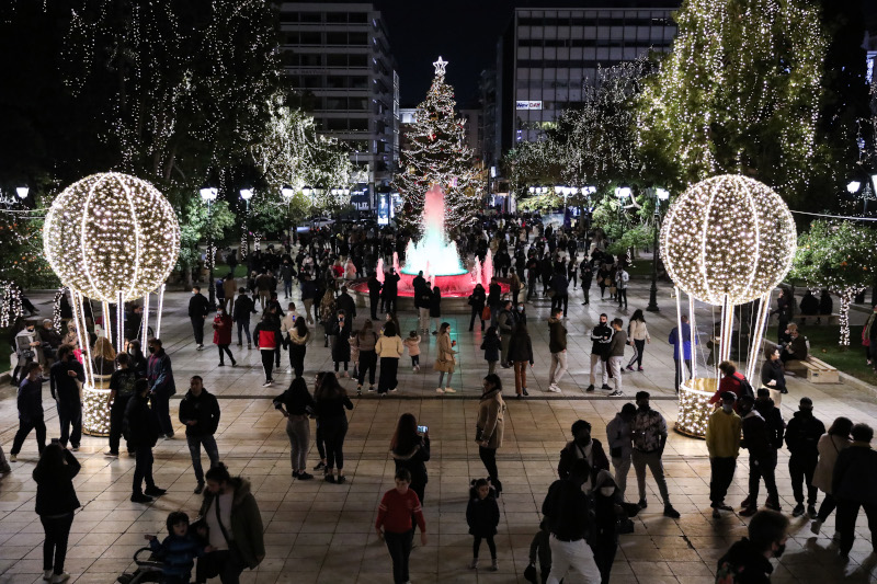 Κορωνοϊός – Χριστούγεννα: Στη σκιά της πανδημίας για 2η χρονιά η Ευρώπη
