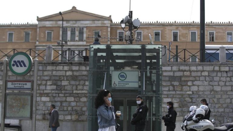 Σύψας: Όταν ανοίξει η κοινωνία, την ίδια μέρα θα αρχίσει ξανά η μετάδοση του ιού