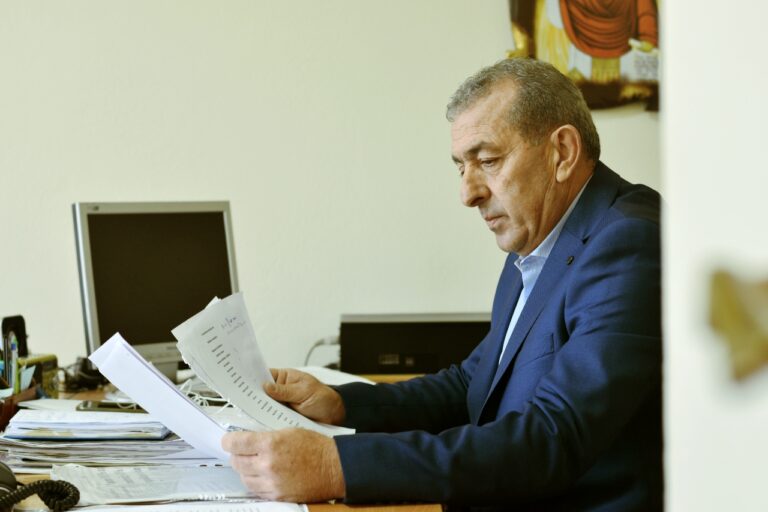 Στην Βουλή η υποστελέχωση της Βικελαίας