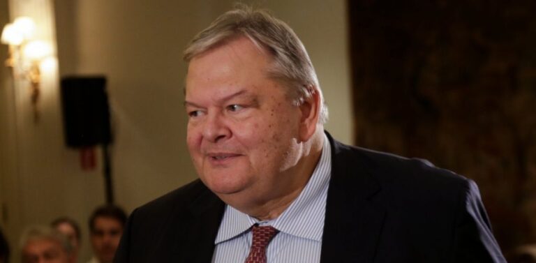 Ευ. Βενιζέλος: To σχόλιο για τον Γ. Παπανδρέου και η συμβουλή στον Ν. Ανδρουλάκη