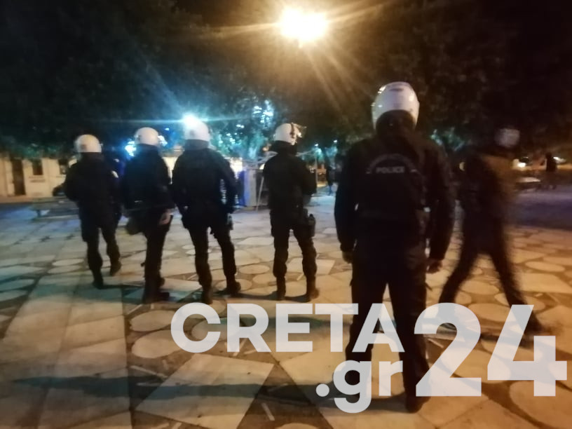 Κρήτη: Ένας στολισμός … διαφορετικός – Ένταση στο κέντρο της πόλης (εικόνες)