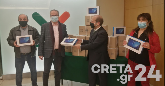 Συνεχίζεται η στήριξη της Τράπεζας Χανίων στους μαθητές (εικόνες)