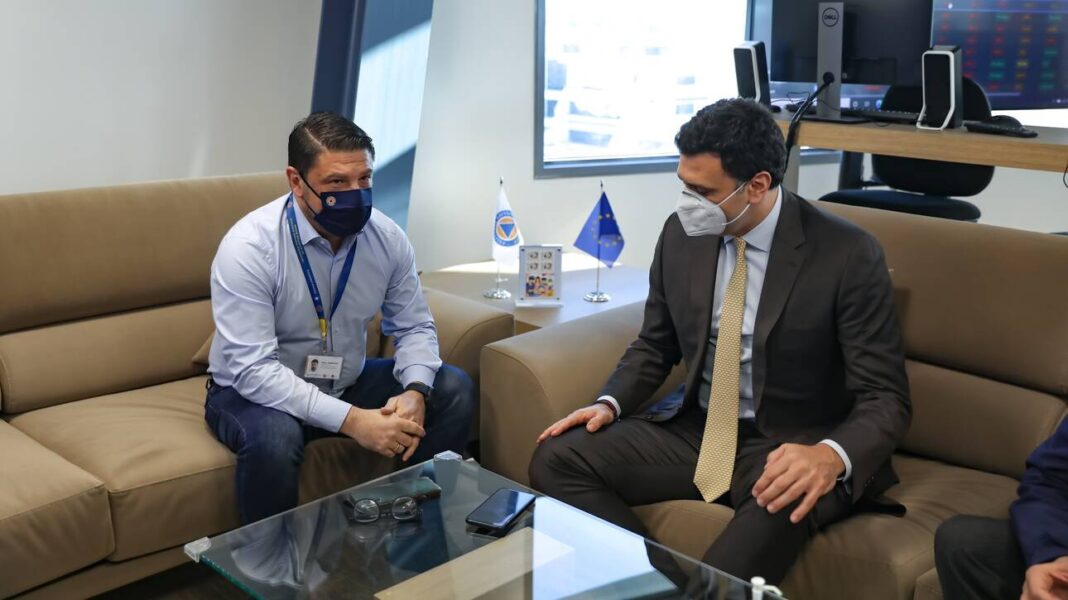 «Να προσπαθήσουμε λίγο ακόμη»: Ολοκληρώθηκε η συνάντηση Κικίλια – Χαρδαλιά
