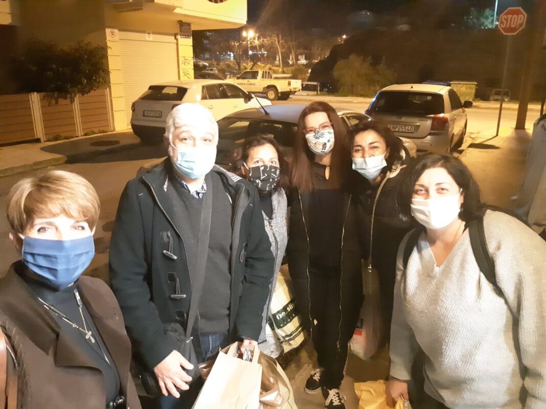Κρήτη: Μαθητές του Εσπερινού ΕΠΑΛ πρόσφεραν ρούχα και παπούτσια στο καταφύγιο Αστέγων