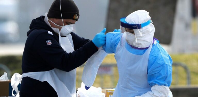 Kορωνοϊός: Τρίτο 24ωρο με ρεκόρ κρουσμάτων στις ΗΠΑ – 230.000 μολύνσεις