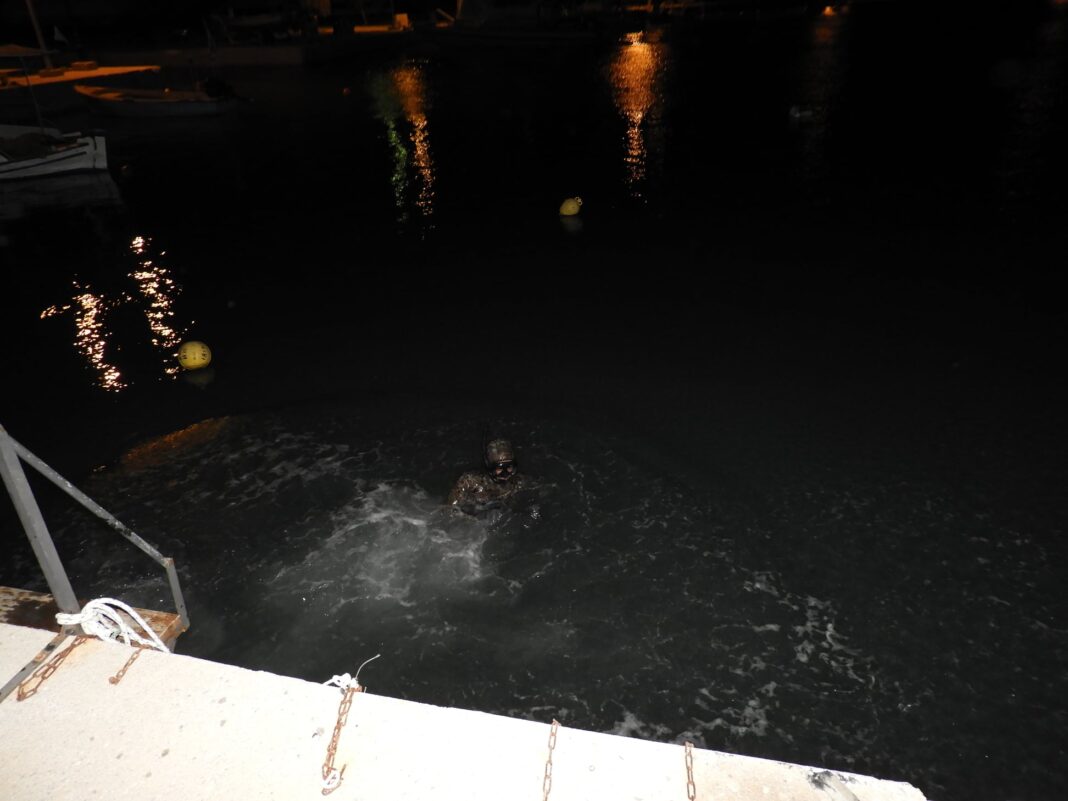 Ηράκλειο: Στο νοσοκομείο 28χρονος που έπεσε στη θάλασσα (εικόνες)